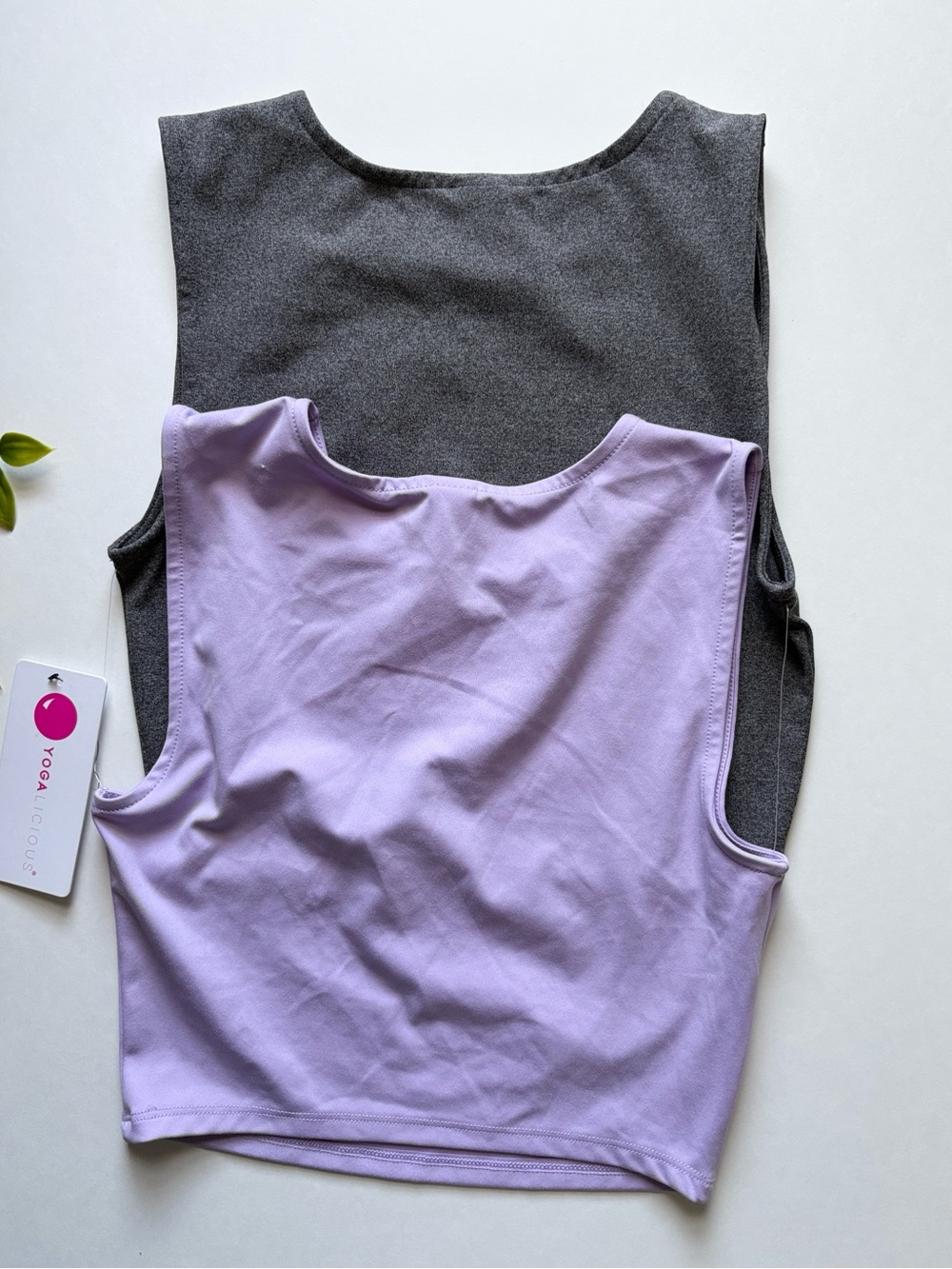 NWT women’s 2 pack yogalicious sleeveless crop tank top - Picture 2 of 4